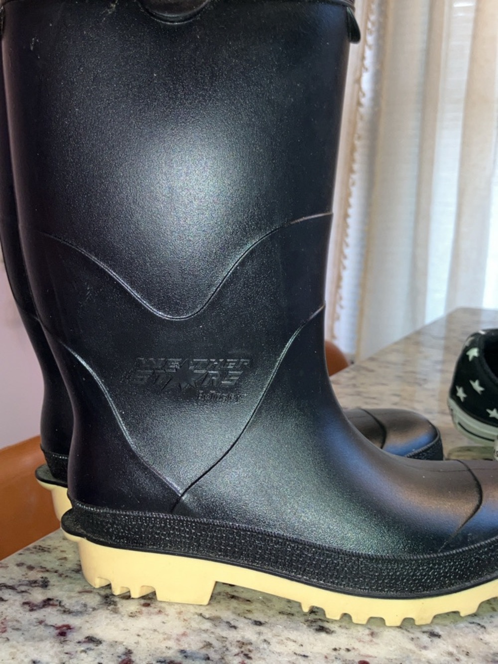 Youth size 3 Tingley weather star boots
